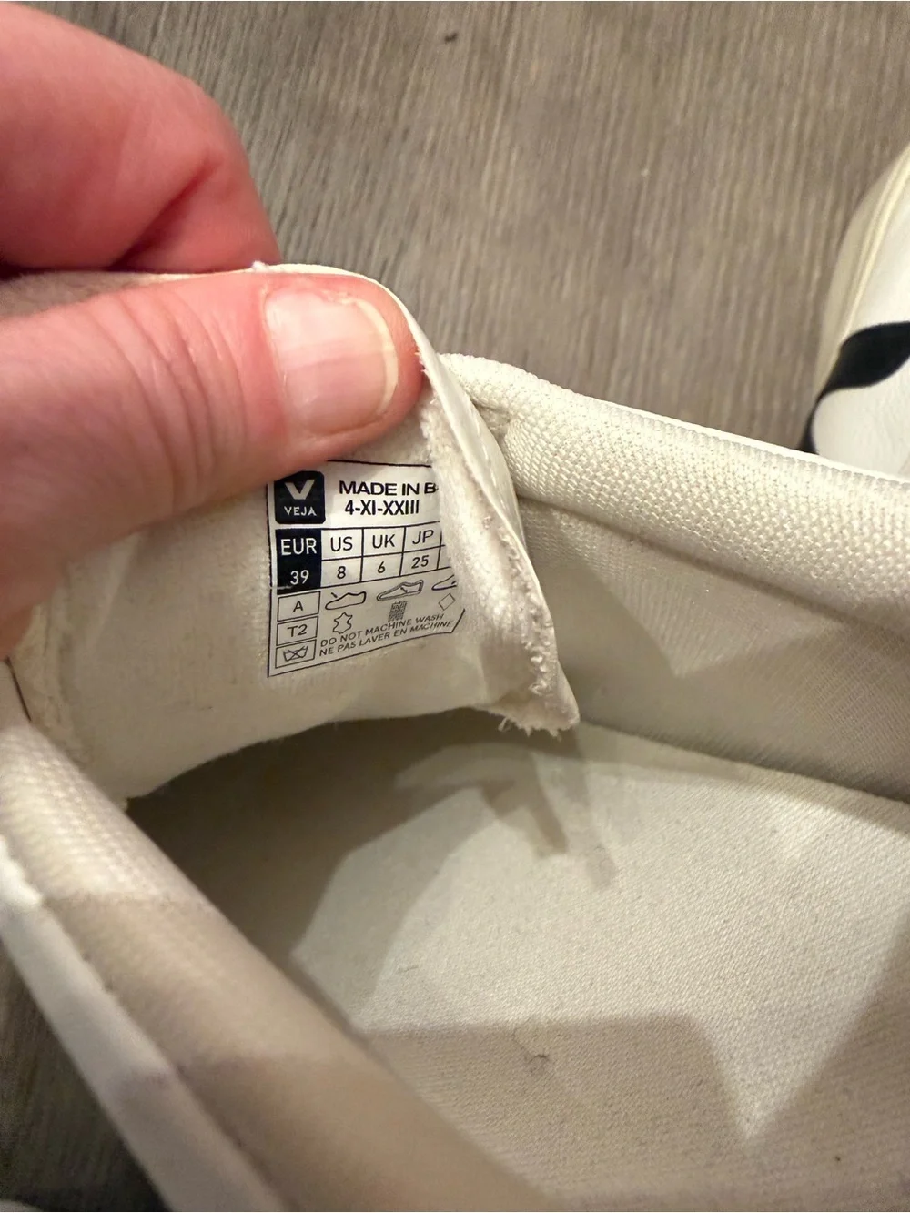 Veja Campo Sneaker in Extra White and Black